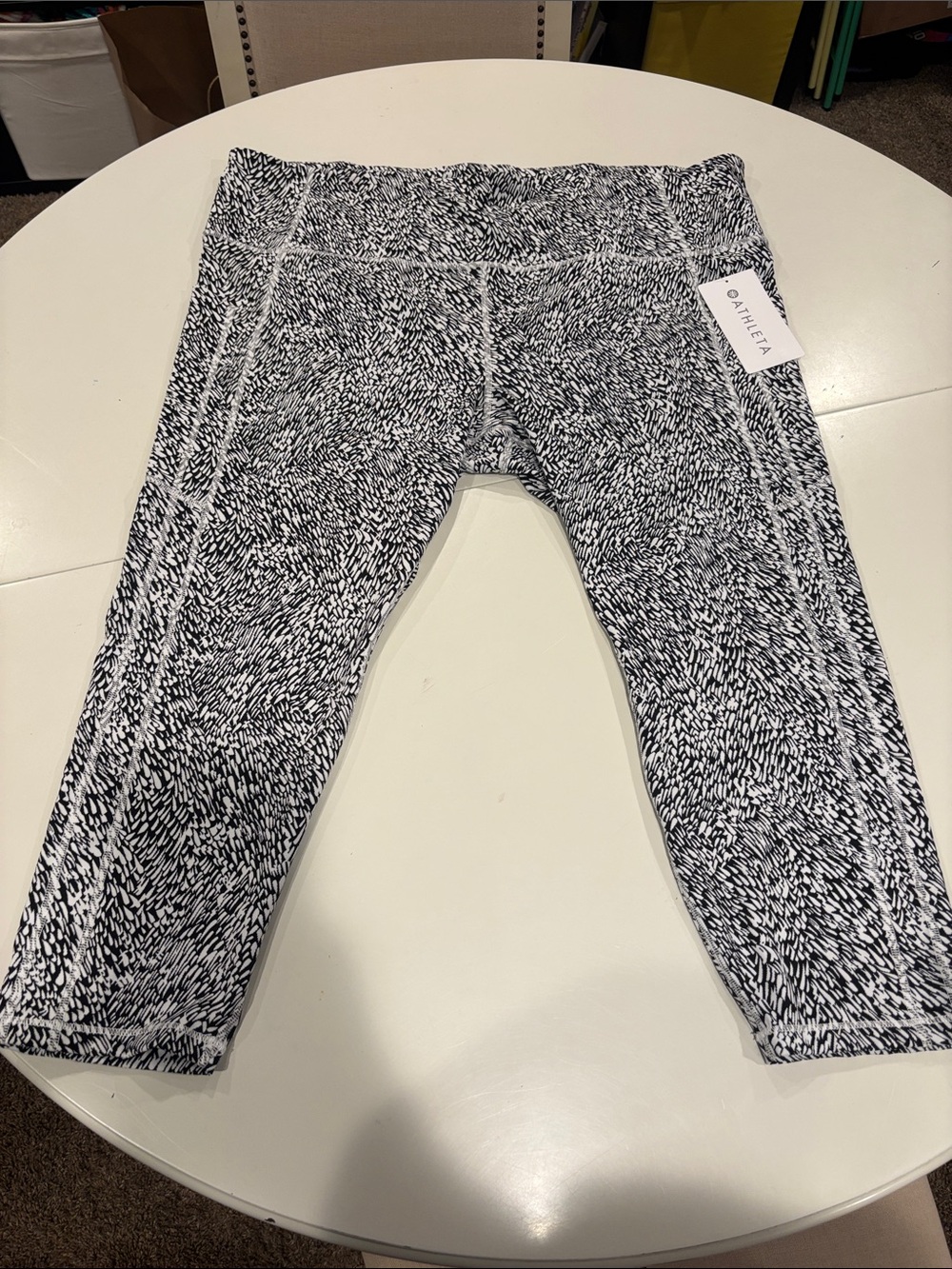Athleta Ultimate Stash II Textured 7/8 Tight